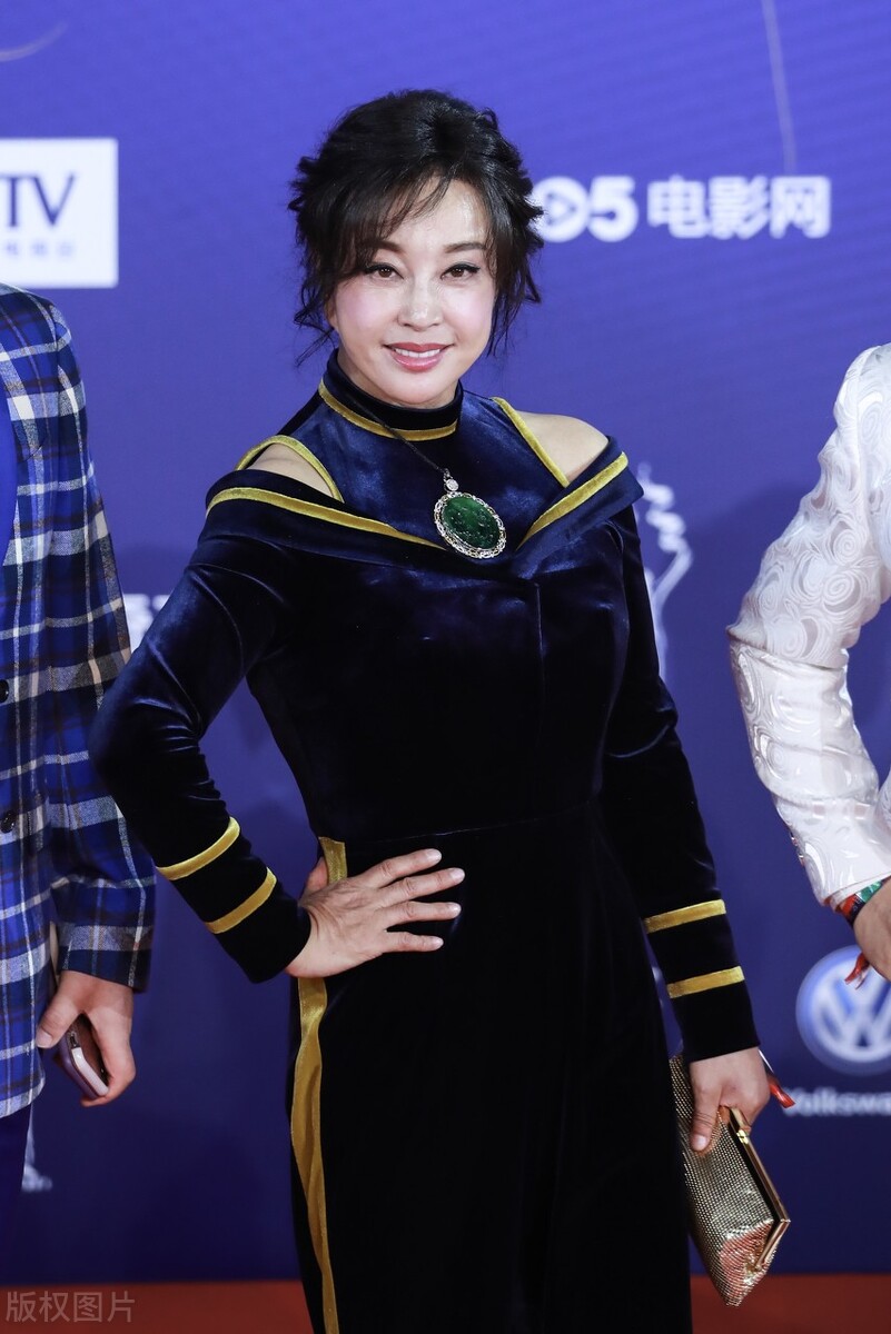 刘晓庆的狗血情史，靠美貌征服了8个男人，强势随意导致婚姻坎坷