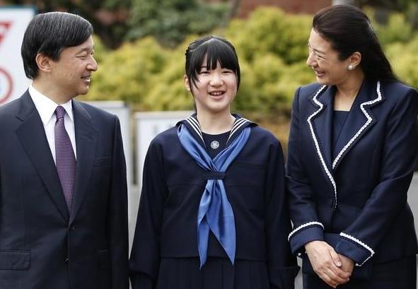 雅子成为太子妃不容易，因身高超过1米62，所以被日本皇室嫌弃