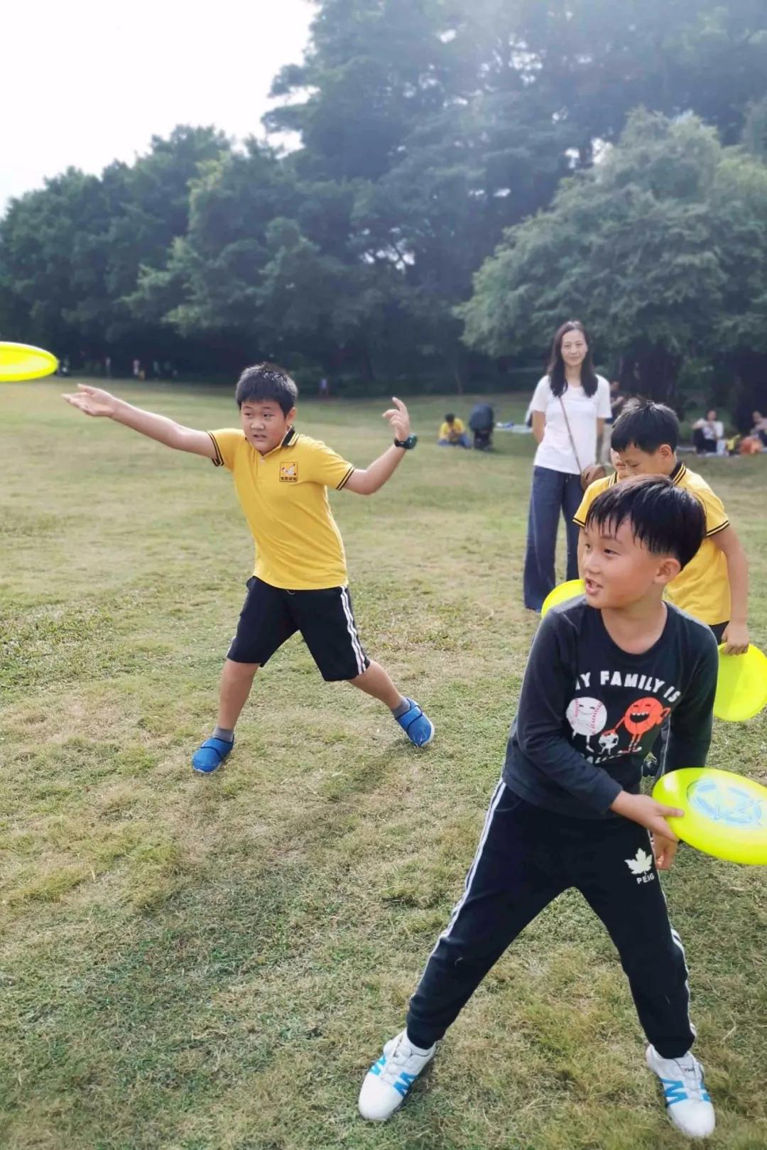 飞盘的4种基本扔法玩法,盘不落地