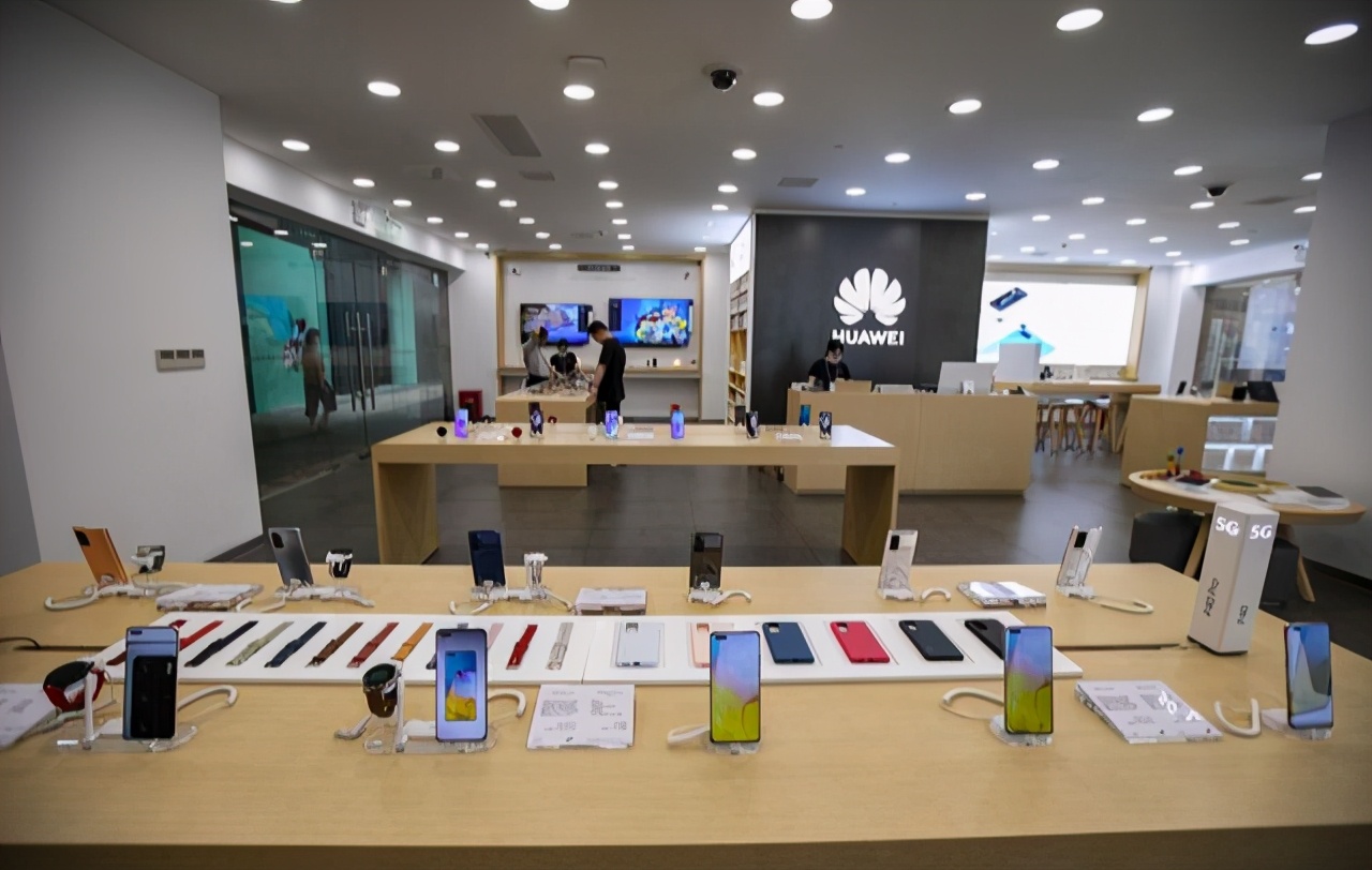 网购手机和实体店买手机哪个好,网上买手机与实体店手机区分