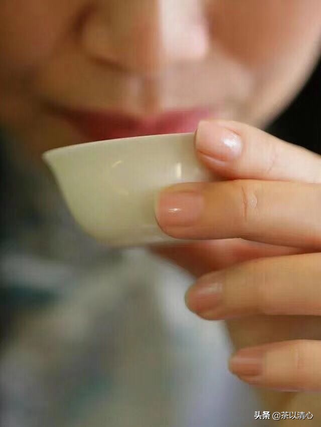 放久了的普洱茶泡了有股怪味,喝普洱茶难受怎么回事
