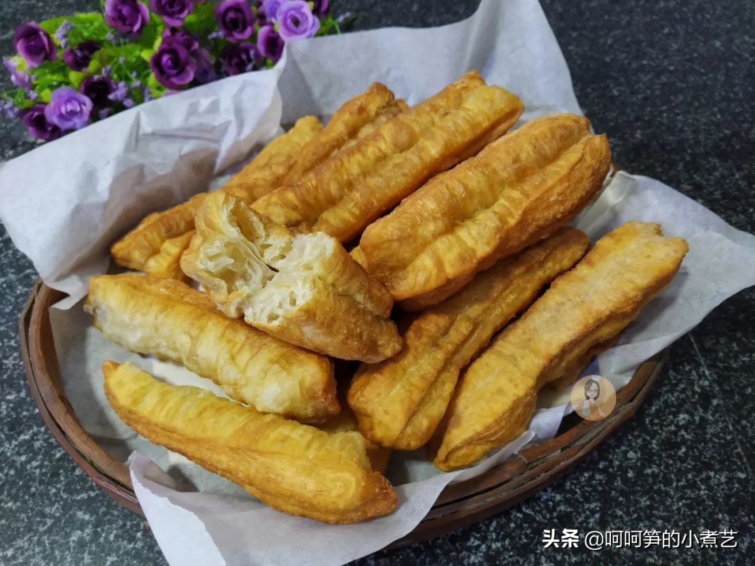 油条新方法不揉面不擀面蓬松柔软,油条为啥蓬松