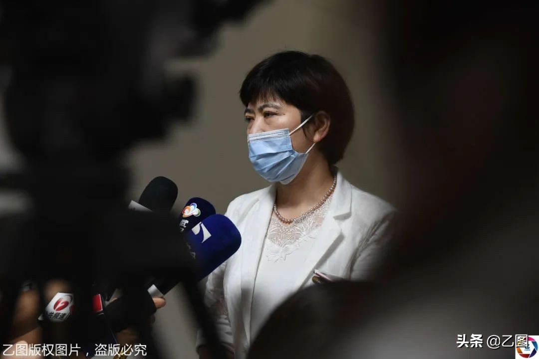 援鄂护士重回武汉，带儿子参观战斗过的病区，儿子：我是沾妈妈光