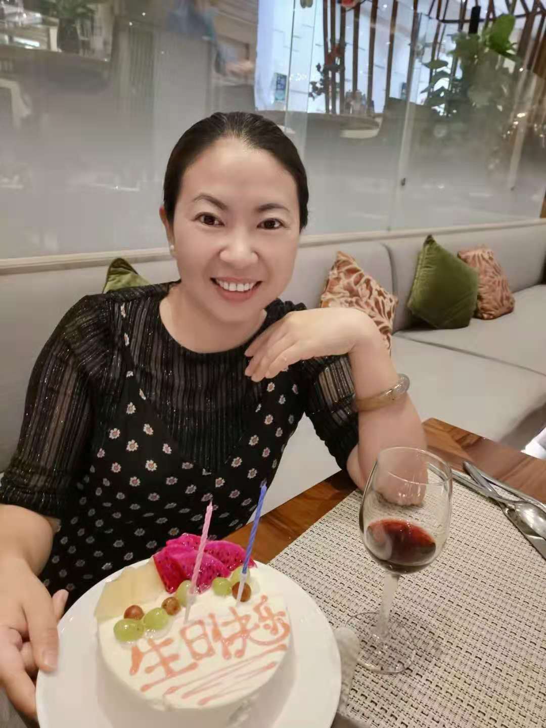家里水管突然断裂，水流满屋，危难之时邻居出手相助