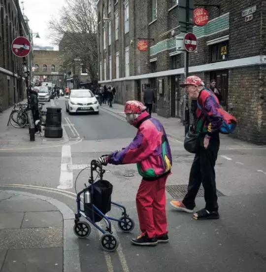 街拍摄影需求什么设备,街拍摄影用什么镜头