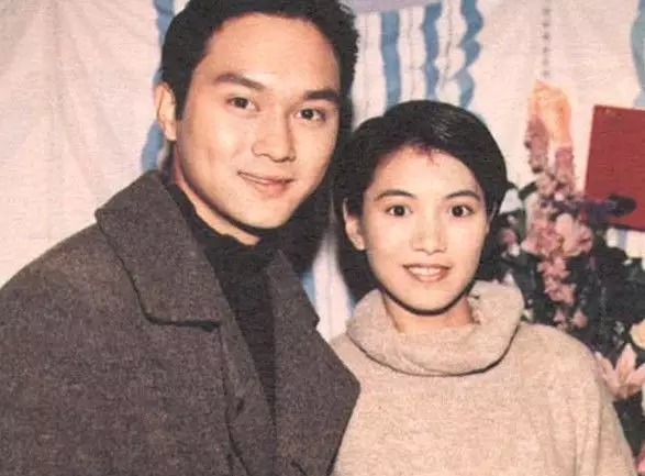 袁咏仪购物狂魔,张智霖袁咏仪包包狂魔