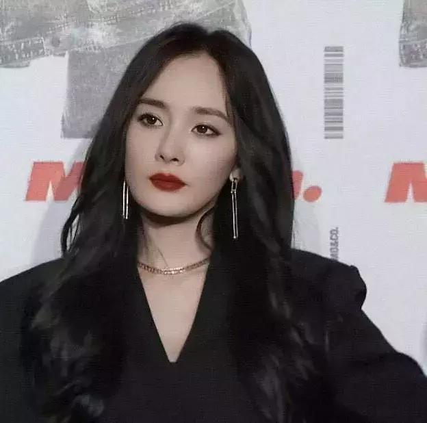黑化后的女星杨幂,离婚黑化