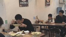 公鸭爱上金毛犬,公鸭子为什么粘着母狗