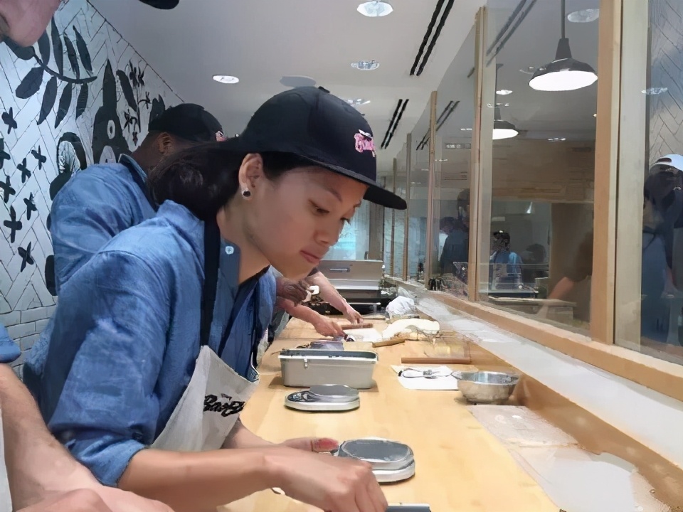 把包子铺开在哈佛门口，几周出售破2亿，这是卖包子不是卖金砖？