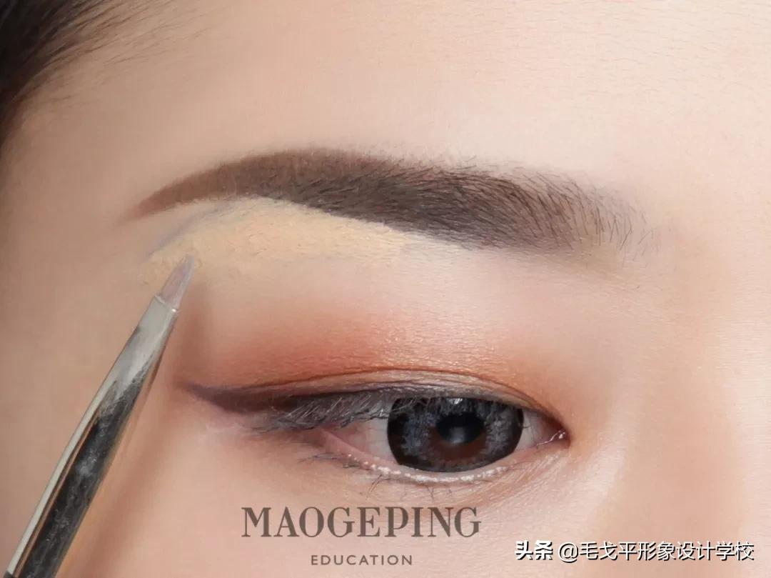 正确的修眉画眉方法,简单的修眉技巧和画眉方法