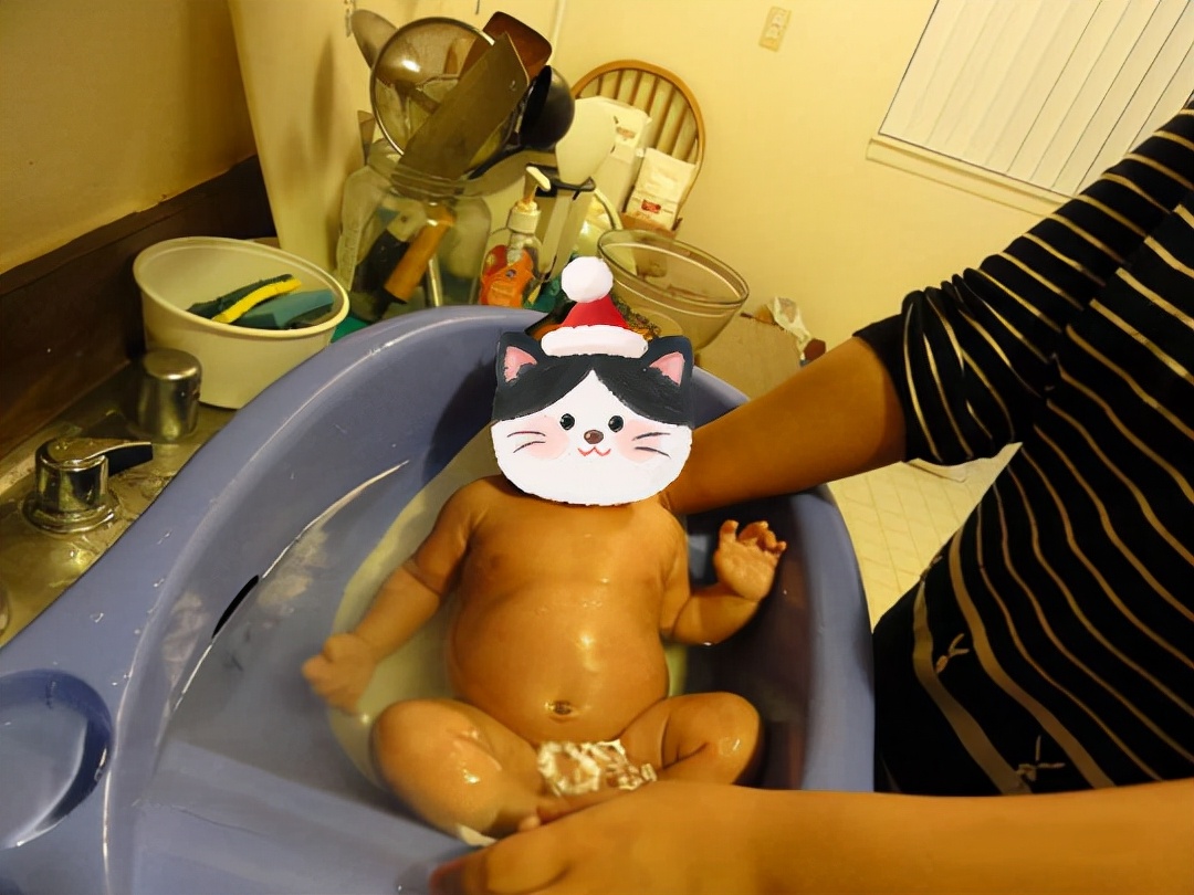 新生儿回家后洗澡注意什么,哺乳期洗澡有什么注意事项么