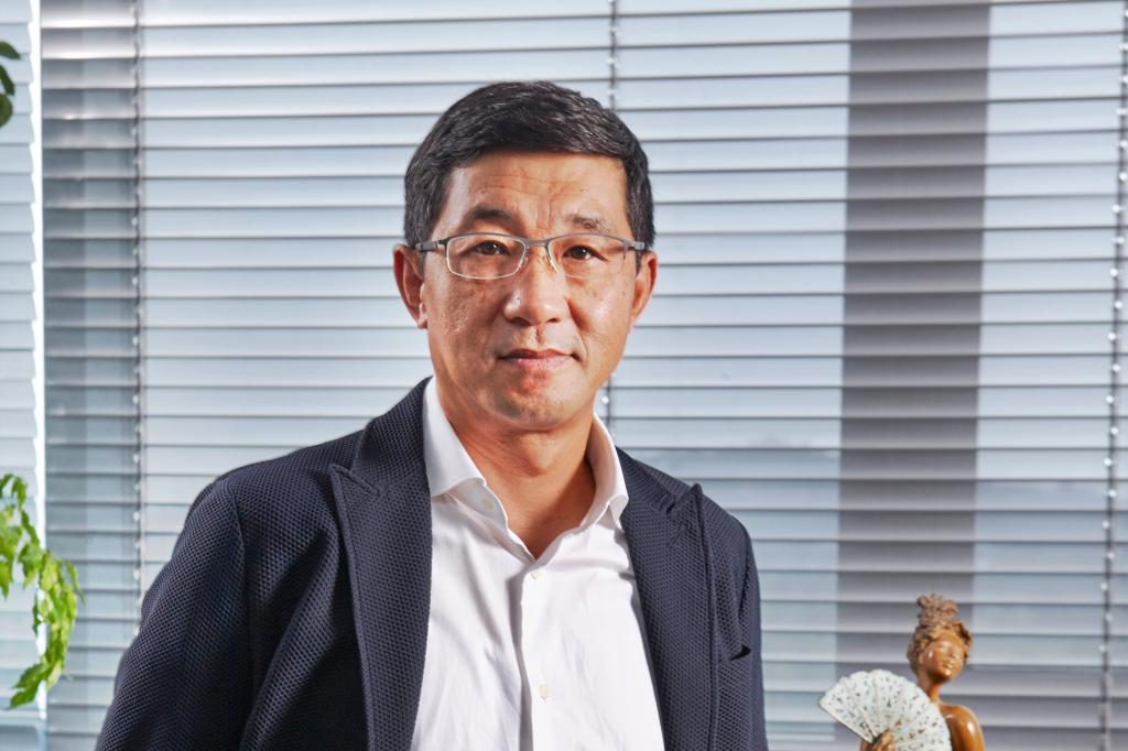 放弃年薪百万工作接手家族企业,放弃国企工作自己创业