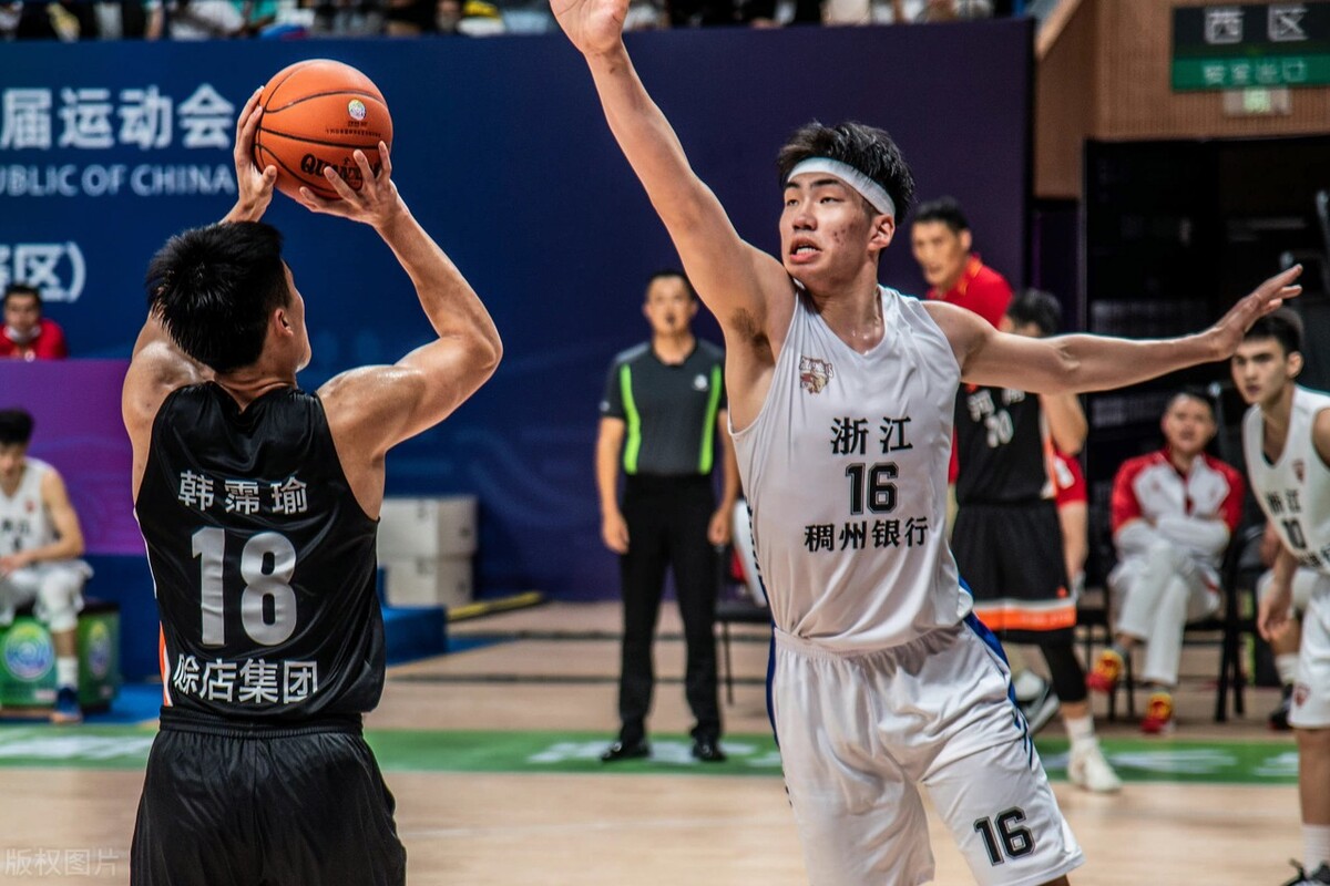 余嘉豪17分浙江男篮3-2淘汰上海,浙江队余嘉豪2019比赛视频