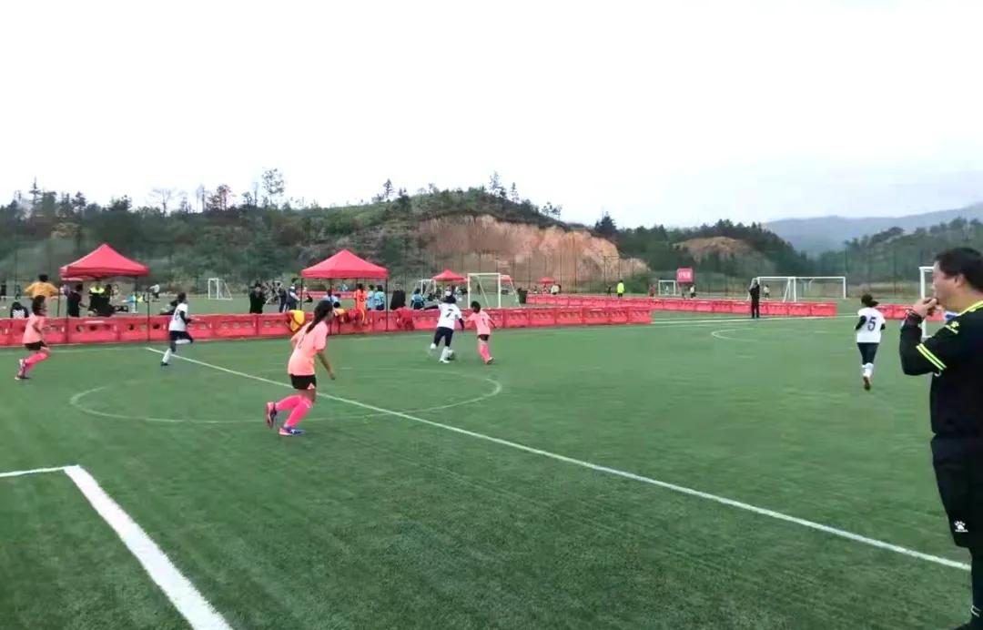 玉山五中足球队比赛,江西上饶玉山五中足球队