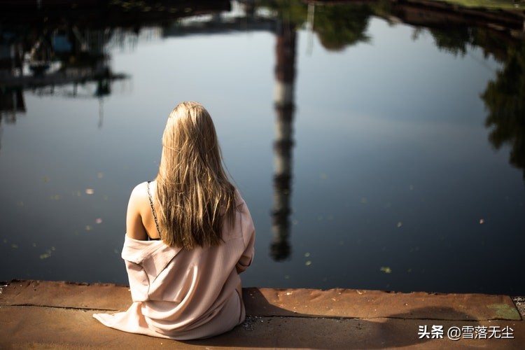 在你面前哭穷的男人一定不爱你,男人跟你哭穷女人还很爱他怎么办
