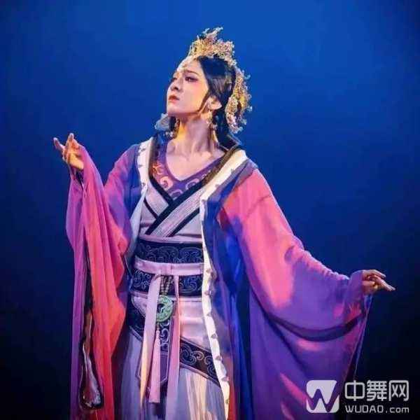 为什么现在的小姐姐这么漂亮,为什么小姐姐跳舞那么好看