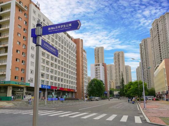 坐拥“专属地铁”，有7大美食集结地！东北这所大学“顶尖”配置太绝！