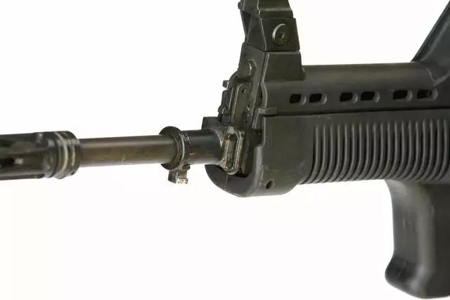 特种部队95式自动步枪速射视频,95式自动步枪100米打靶技巧
