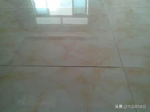 地砖贴的高低不平咋处理,铺好了地砖贴不平怎么补救