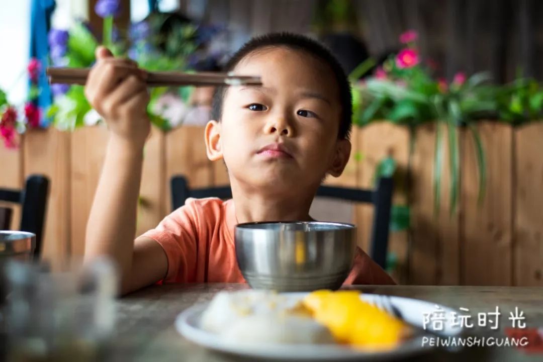 孩子太调皮捣蛋打也不奏效怎么办,调皮捣蛋小孩在学校坐不住咋办