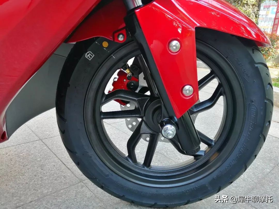 豪爵afr125踏板车测评,豪爵8000至9000元踏板车