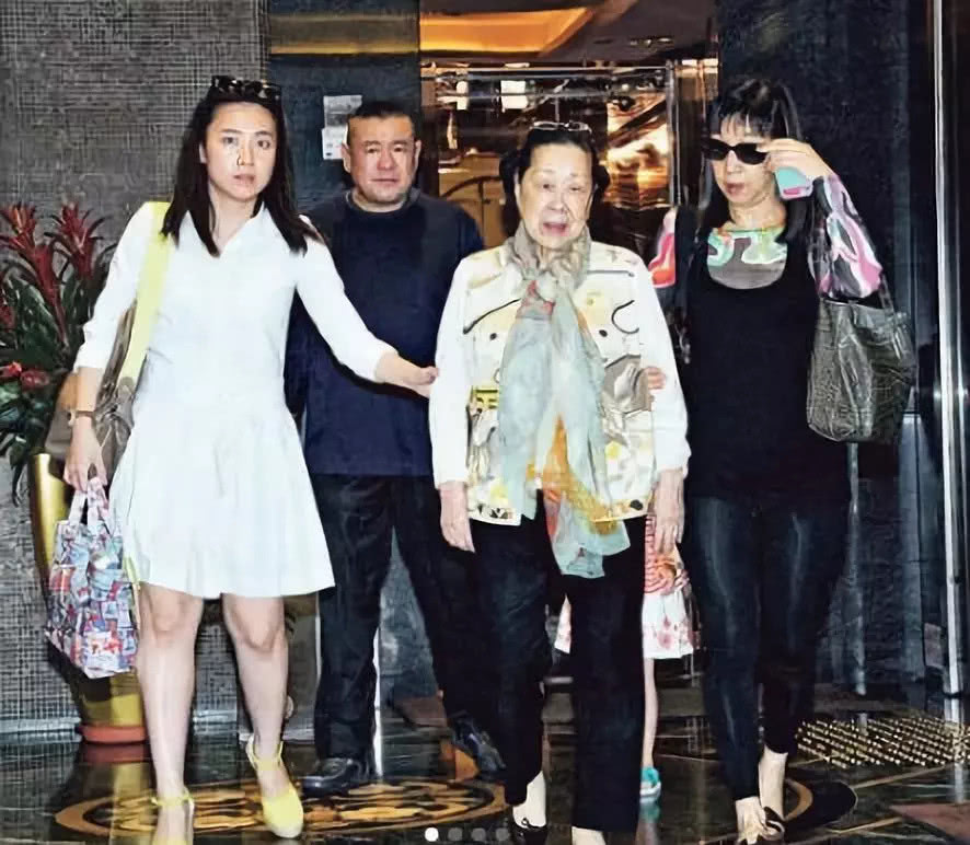 李嘉欣关之琳蔡少芬,李嘉欣关之琳蔡少芬洪欣