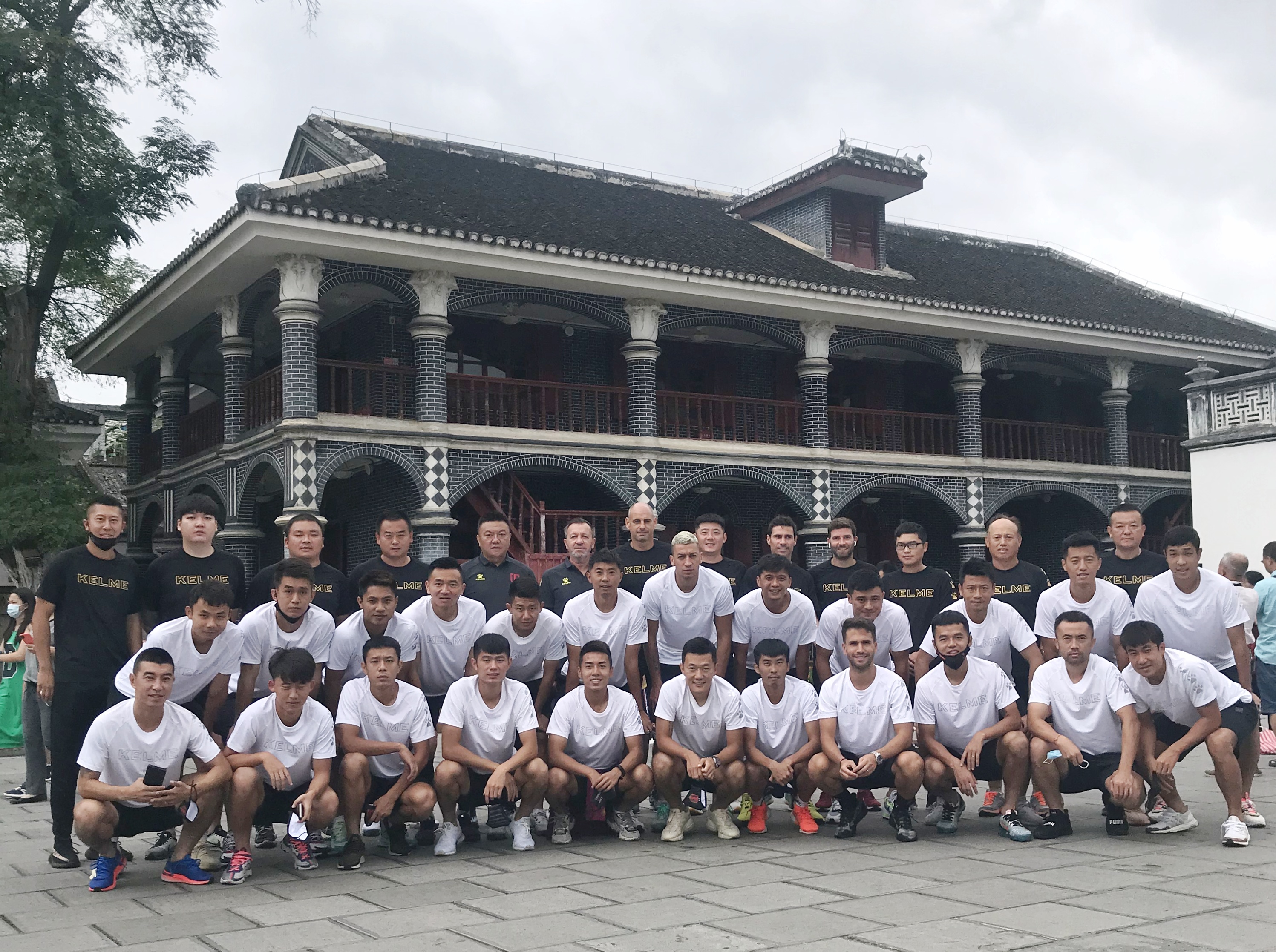 重温红色记忆，追寻红色足迹！成都兴城人居队参观遵义会议纪念馆