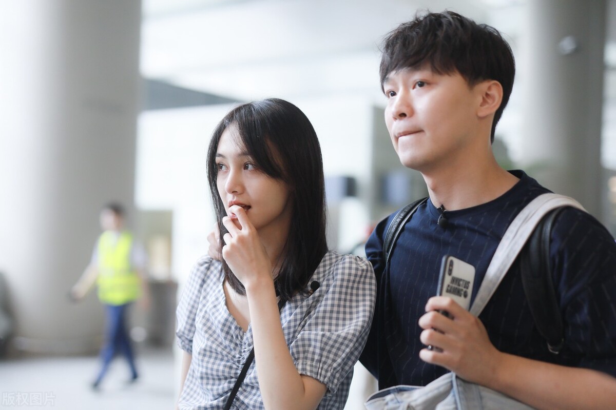 郑爽代孕抚养权案再开庭，双方都称曾被对方威胁，女方仍愿共同养娃。案件之外，代孕争议也更复杂
