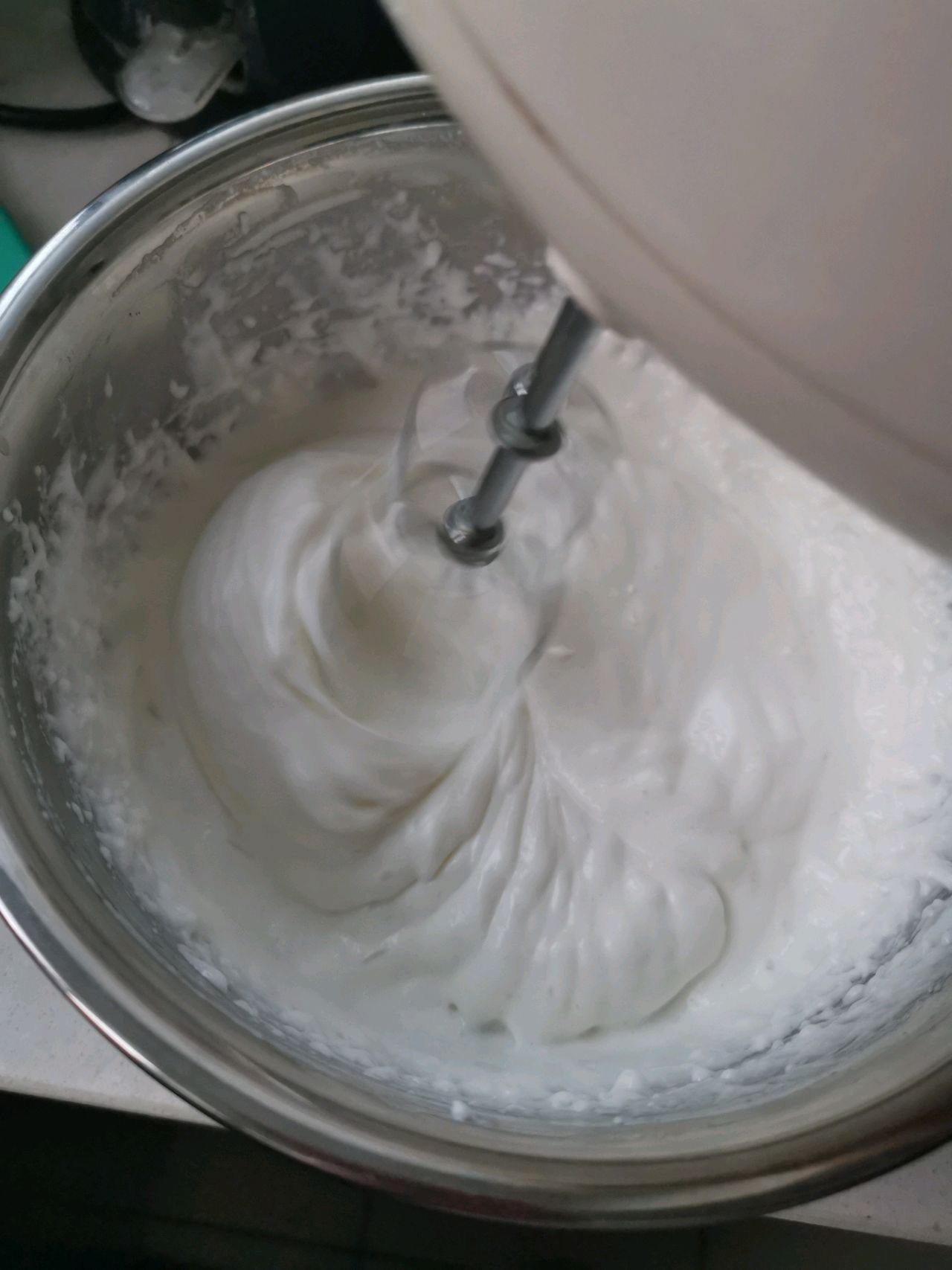 没有淡奶油奶酪怎么做奶油,牛奶黄油淡奶油奶酪