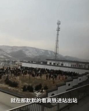 为了这两条公路，11万人开进“世界屋脊”，3千多名英烈捐躯！中国为什么总能创造奇迹