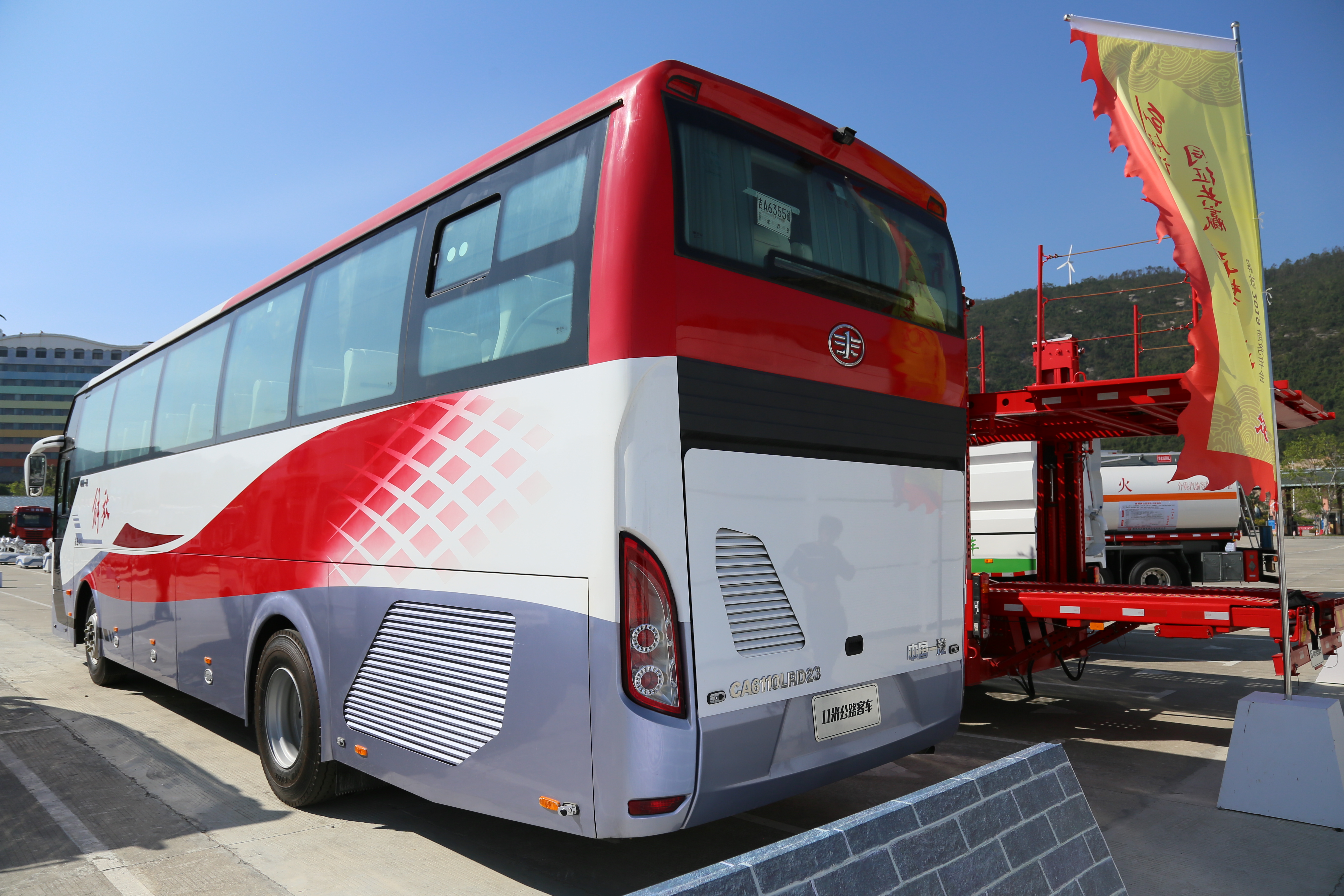 一汽解放还在生产客车吗,一汽解放智慧客车
