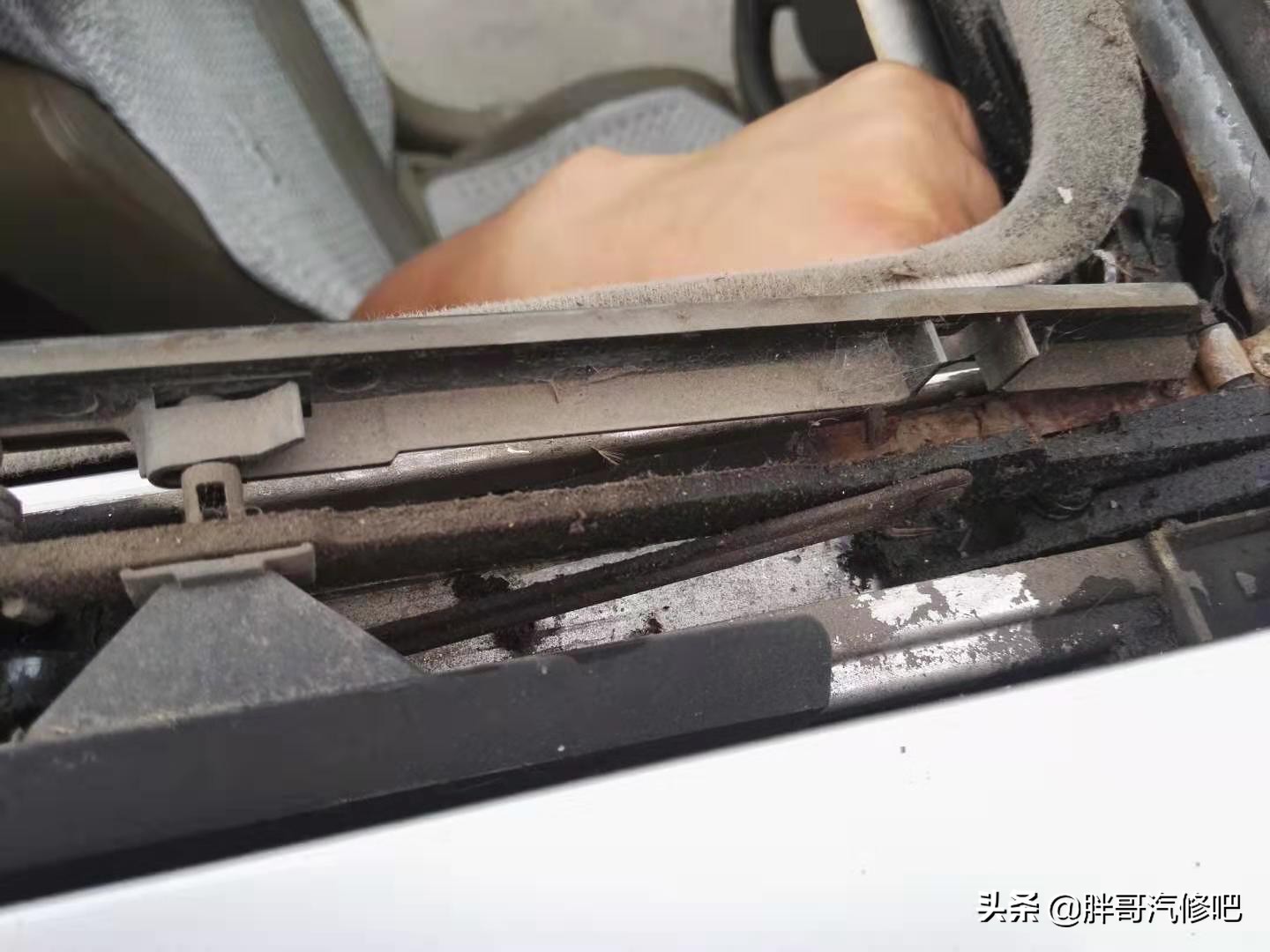 买天窗需求注意什么,维修天窗大约需求花费多少钱