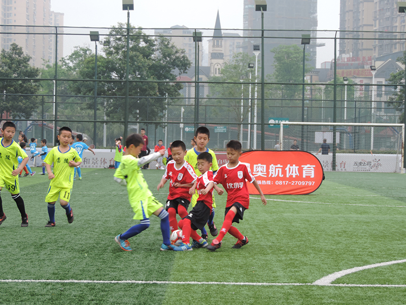 小足球承载着大梦想,2019年嘉陵区中小学生足球比赛